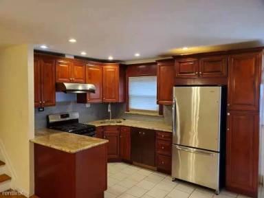 Main picture of 226 Bay 43rd St