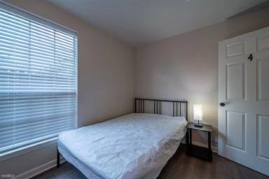 Main picture of 5415 Windemere St