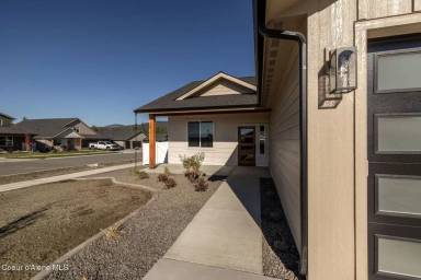 Main picture of 9141 W Cultivator Ave