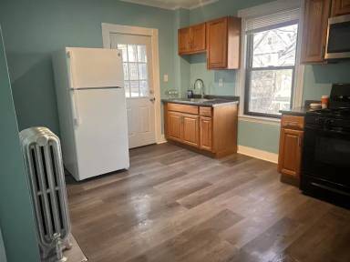 Main picture of 46 Pierce St