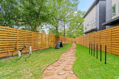 Main picture of 13842 Bee Flower Ln