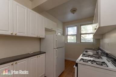Main picture of 550-60 W Aldine Ave
