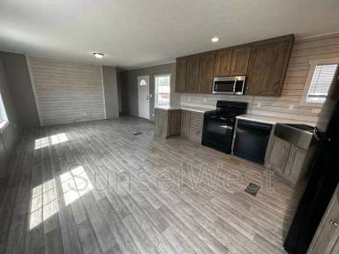 Main picture of 213 W Tower Ln