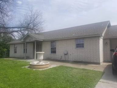 Main picture of 2909 Oakdale Dr