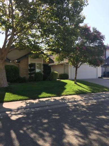 Main picture of 9113 Laguna Springs Way