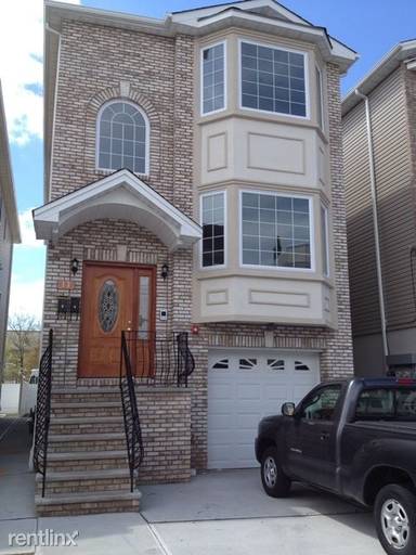 Main picture of 13 S 5th St