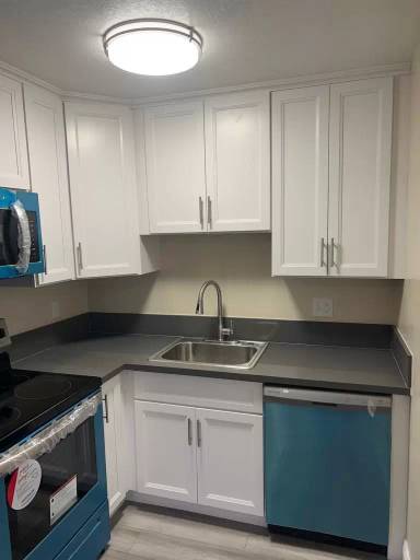 Main picture of 255 MacArthur Blvd