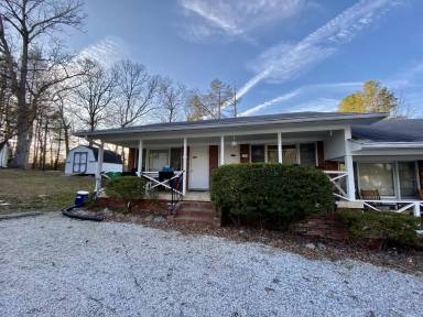 Main picture of 920 Greenville Hwy