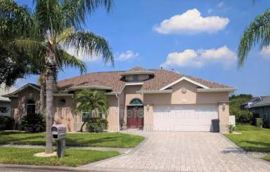 Main picture of 1901 Thesy Dr
