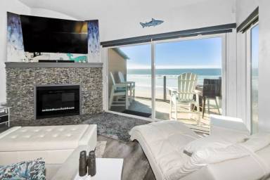 Main picture of 706 Ocean Ln