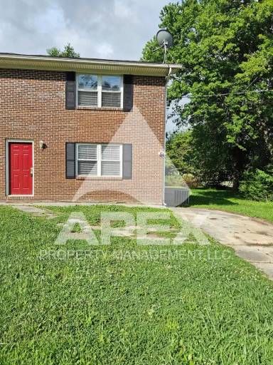 Main picture of 2301 Pinewood Dr