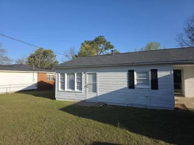 Main picture of 3046 Dent St