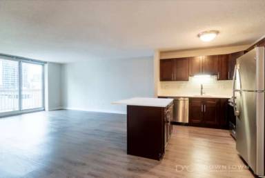 Main picture of 500 N State St
