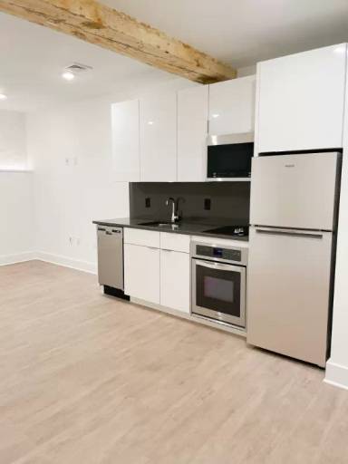 Main picture of 425 N Prince St