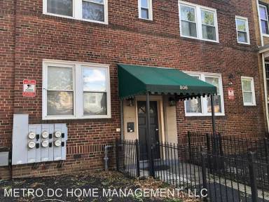 Main picture of 806 8th St NE