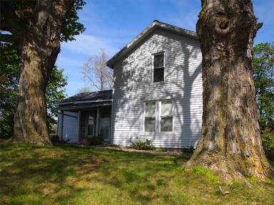 Main picture of 5011 S Pittsford Rd