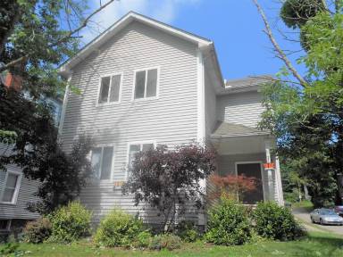 Main picture of 118 E State St
