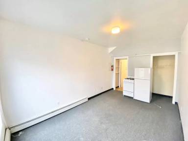 Main picture of 143 N Winooski Ave