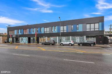 Main picture of 4725 N Western Ave