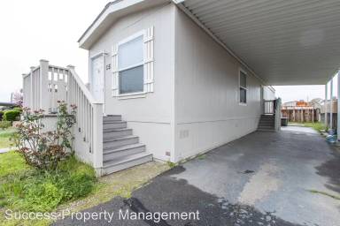 Main picture of 15761 Woods St