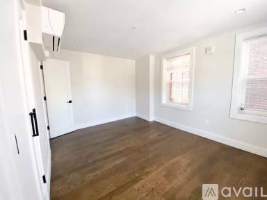 Main picture of 366 Hanover St