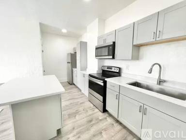 Main picture of 8 Kenwood St