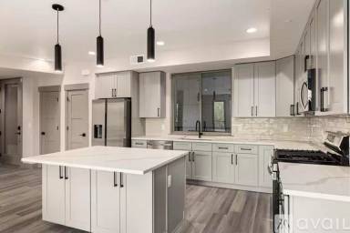 Main picture of 700 Blue River Pkwy