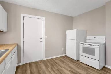 Main picture of 765 E Starr Ave