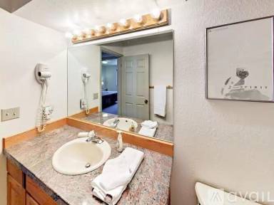 Main picture of 8014 S Sunnyoak Cir