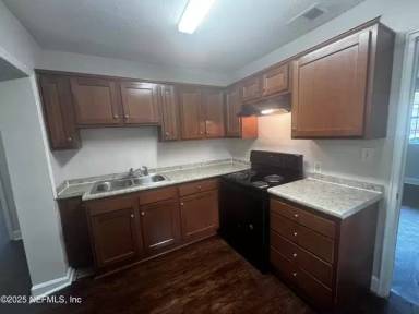 Main picture of 1847 W 9th St