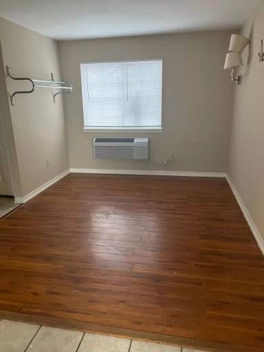 Main picture of 204 Fort St