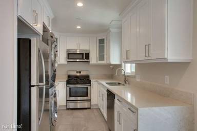 Main picture of 1051 S Sherbourne Dr