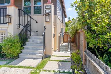 Main picture of 2230 Georgia St