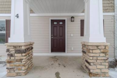Main picture of 1542 Simsbury St