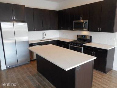 Main picture of 2944 N Halsted St