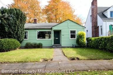 Main picture of 3406 40th Ave SW