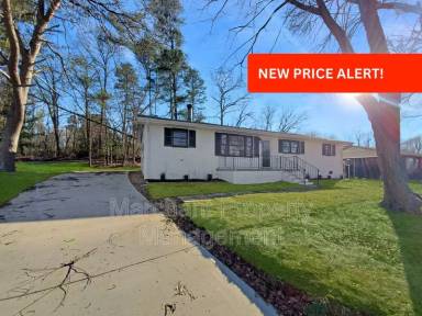 Main picture of 27 Shamrock Cir