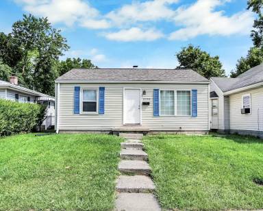 Main picture of 2350 E Legrande Ave