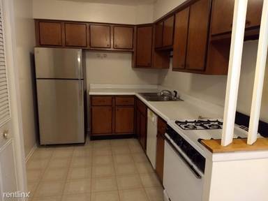 Main picture of 660 W Wrightwood Ave
