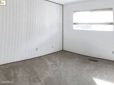 Main picture of 2001 Reseda Way