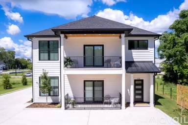 Main picture of 1215 Rockwater Ln