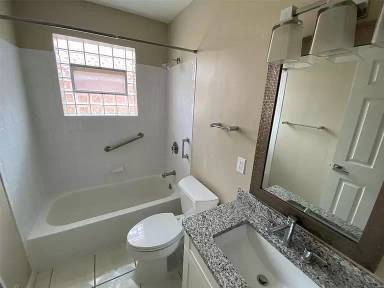 Main picture of 7353 Delmar Blvd