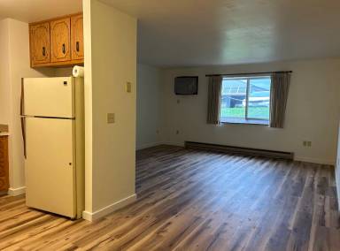 Main picture of 966 E Elm Dr