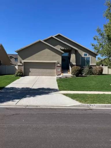 Main picture of 717 N Braemar Way