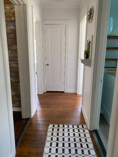 Main picture of 1006 SW 5th Ave