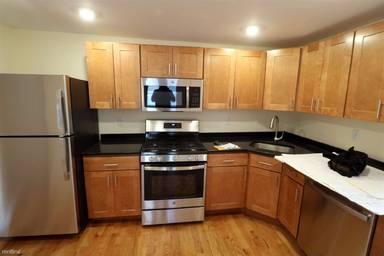 Main picture of 214 W Main St