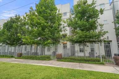 Main picture of 3141 Leeland St