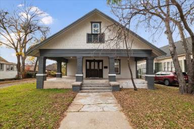 Main picture of 1516 S Adams St