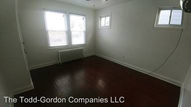 Main picture of 1529 23rd St SE