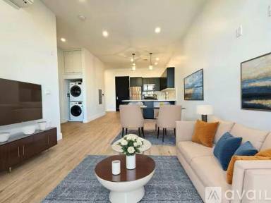Main picture of 715 Park Ave